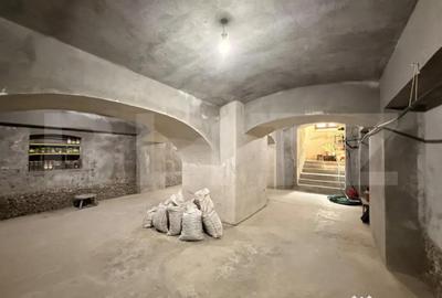 Spațiu comercial, de 134 mp, în Central - 5