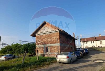 Casa 5 camere, teren 4748 m2 de vanzare - Varadia de Mures - 3
