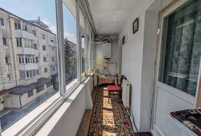 Apartament cu 3 camere decomandat, mobilat în Alexandru cel Bun - 9