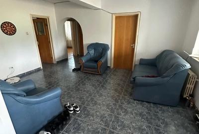 Apartament cu 3 camere decomandat în Craiovei - 2