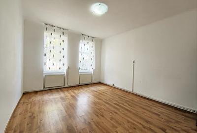 Vila de inchiriat, PET FRIENDLY, 3 camere, 70 mp, curte, zona Parcul Cetatuia - 1