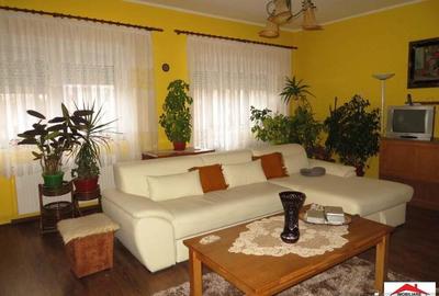 Casa cu etaj zona Functionarilor 155000 Euro ( ID 21631 ) - 2