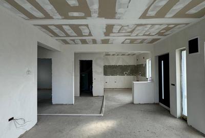 Casă individuală cu 3 camere cu Canalizare în Tunari - 11