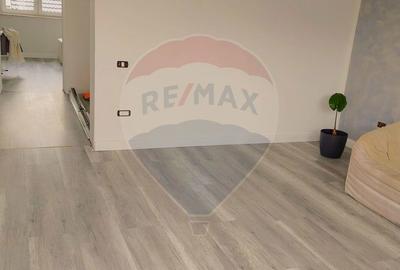 Casă cu 5 camere cu Teren 500 Mp în Central - 8