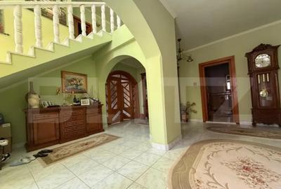 Casă cu 10 camere cu Teren 908 Mp în Central - 17
