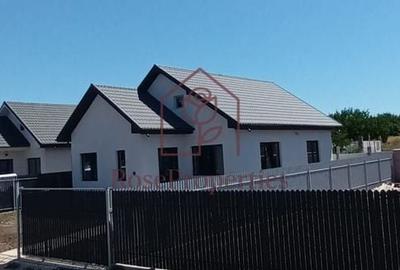 Casa noua de vanzare | Valu lui Traian | Zona C - 4