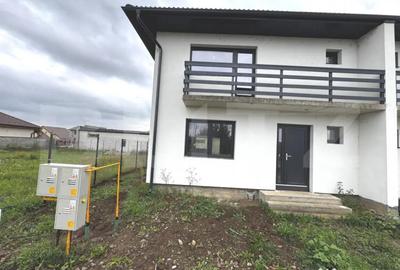 Casă cu 4 camere cu Teren 200 Mp în Central - 11