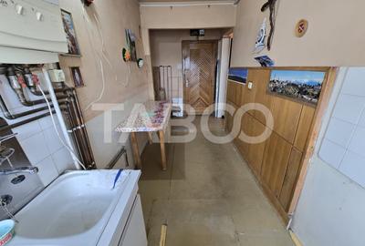Apartament decomandat de vanzare 50 mpu balcon etaj intermediar lift - 1