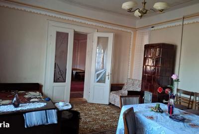 Casă cu 3 camere cu Teren 3600 Mp în Central - 17