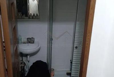 Garsoniera pacurari in bloc de apartamente - 4