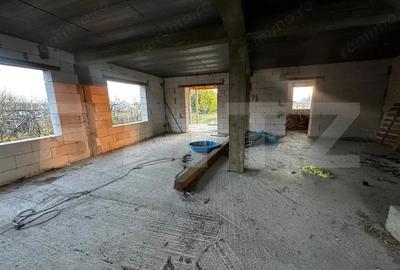 Casă cu 4 camere cu Teren 700 Mp în Central