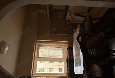 Apartament cu 3 camere decomandat în Rovinari - 4