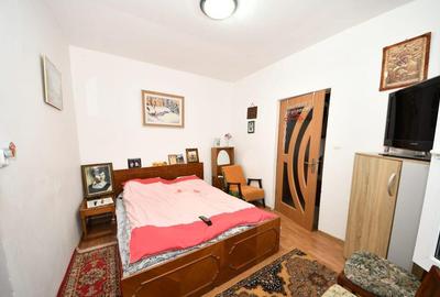 De vanzare casa cu 3 apartamente + anexa 75 mp, Comision 0% - 3