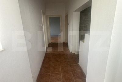Casa de locuit cu 3 camere, 80 mp, cu 683 mp teren, zona Centrala - 2