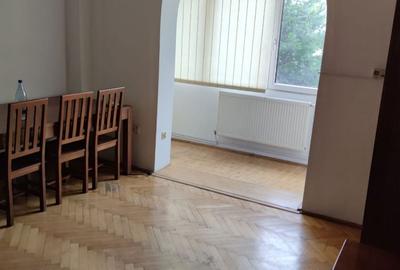 Apartament cu 3 camere decomandat în Central - 2