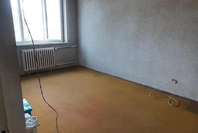 Apartament cu 3 camere decomandat în Titan - 2