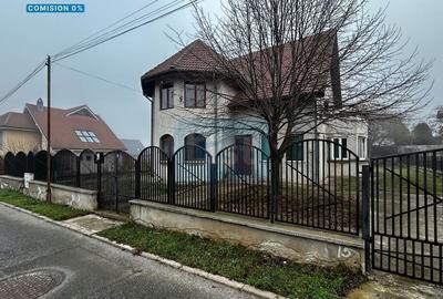 Casă cu 6 camere cu Canalizare în - 1