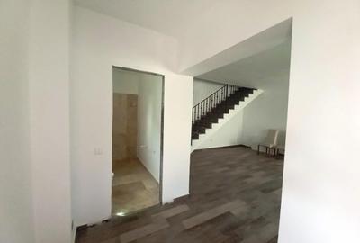 Casa 4 camere in duplex  la  Strejnic. - 8
