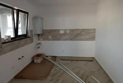 Casă cu 4 camere cu Teren 660 Mp în Vărăști - 1