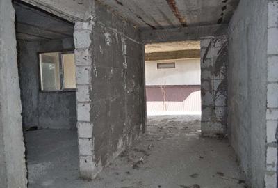 Casa de vanzare in Golesti, parter si etaj , 220 mp construiti , teren 916mp, la rosu - 2