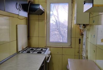 Inchiriez apartament 3 camere - 6