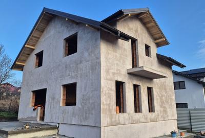 Casă cu 4 camere în Valea Adâncă - 6