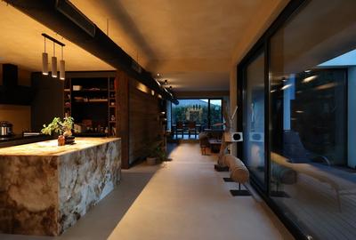 Casă-concept cu arhitectură modernă, situată lângă pădure - 10