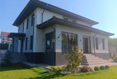 Casă cu 5 camere cu Teren 500 Mp în Bârnova - 1