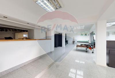 Spatiu comercial generos si versatil, cu destinatie medicala si comerc - 2