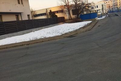 Teren de 200 mp, în Central