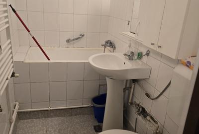 Apartament semidecomandat în Cișmigiu