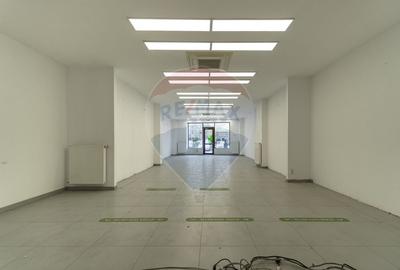 Spațiu comercial, de 127 mp, în Județean