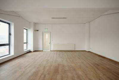 Birou, de 30.700000762940 mp, în Galata - 3