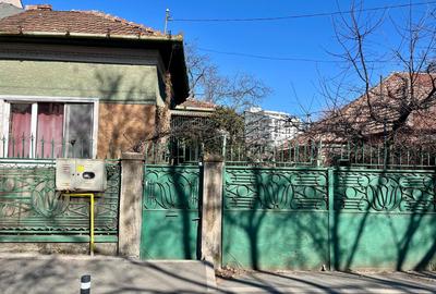 Casă individuală cu 2 camere cu Canalizare în Mărăști - 1