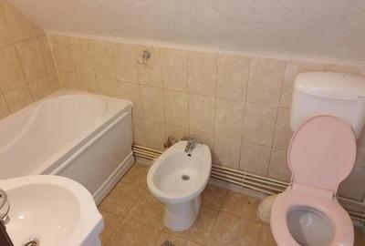 Casă cu Teren 220 Mp în Schei