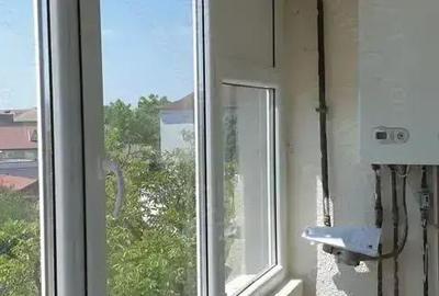 Apartament cu 3 camere semidecomandat în Circumvalațiunii