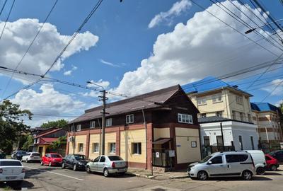 Buzau Casa langa liceul Hasdeu - 1