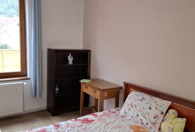 Apartament cu 3 camere semidecomandat în Schei - 8
