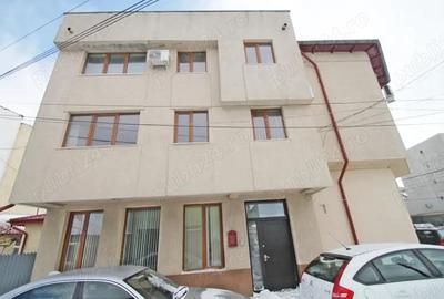 Inchiriez Vila - Zona Stadion - DACIA 10 camere - 9