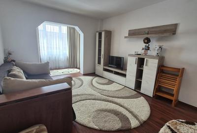 Apartament cu 2 camere decomandat, mobilat în Tractorul - 1
