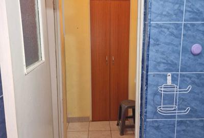 Garsonieră decomandată în Decebal