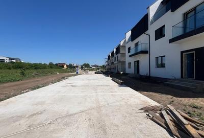 Casă cu 4 camere cu Canalizare în Prelungirea Ghencea