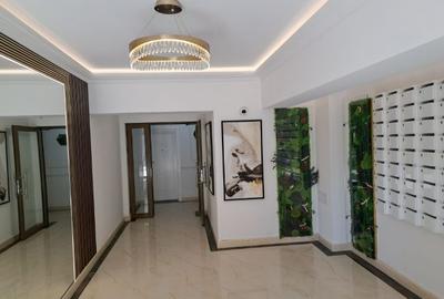 Închiriere apartament cu 2 camerei, Royal Town