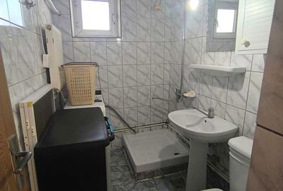 Apartament cu 2 camere semidecomandat în Micro 6 - 2