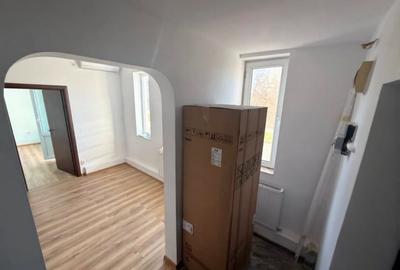 Spatiu comercial / birou de inchiriat – 3 camere | 71 mp | Parcare | 6' metrou - 5