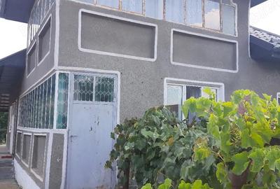 Casă cu 4 camere cu Teren 790 Mp în Plopșoru
