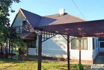 Casă cu 3 camere cu Teren 1000 Mp în Central - 2