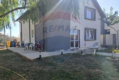 Casa / Vila cu 5 camere de vanzare - 1