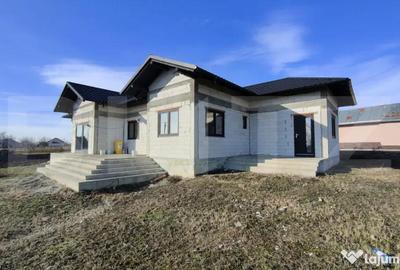 Casă cu 4 camere cu Teren 1300 Mp în Central - 5