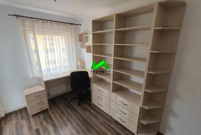 Apartament cu 4 camere decomandat, mobilat în Vasile Aaron - 3